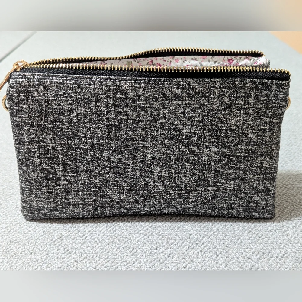 Black and‎ Silver Wristlet Crossbody Bag